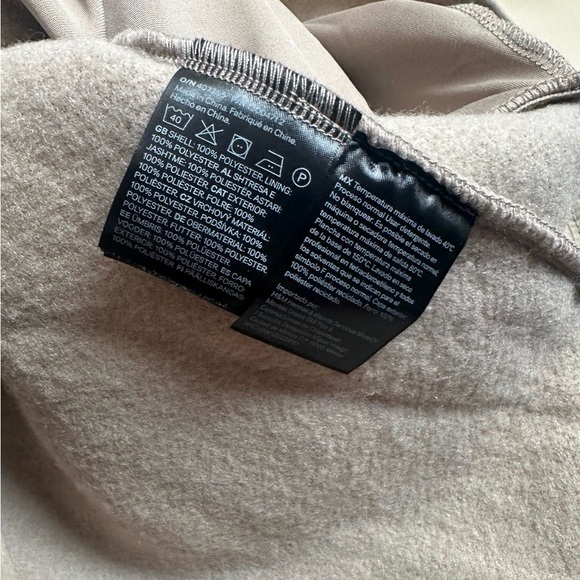 H&M MAMA maternity BEFORE & AFTER BABYWEARING FLEECE JACKET - Picture 5 of 6